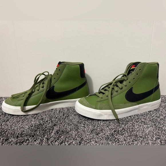 NIKE Blazer Mid 77 Asparagus - Picture 5 of 11